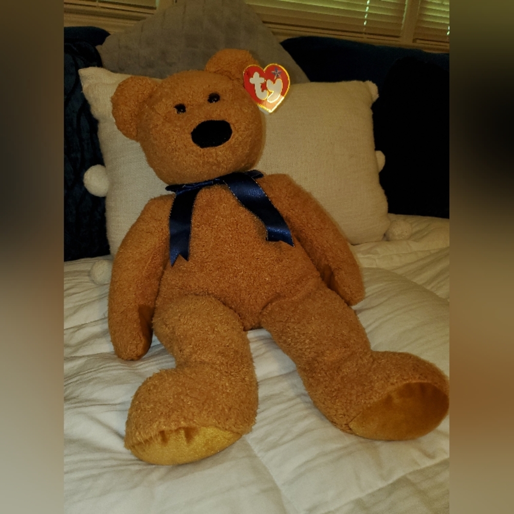 Ty Beanie Buddy, 'Large Fuzz', good condition with tag. 1999